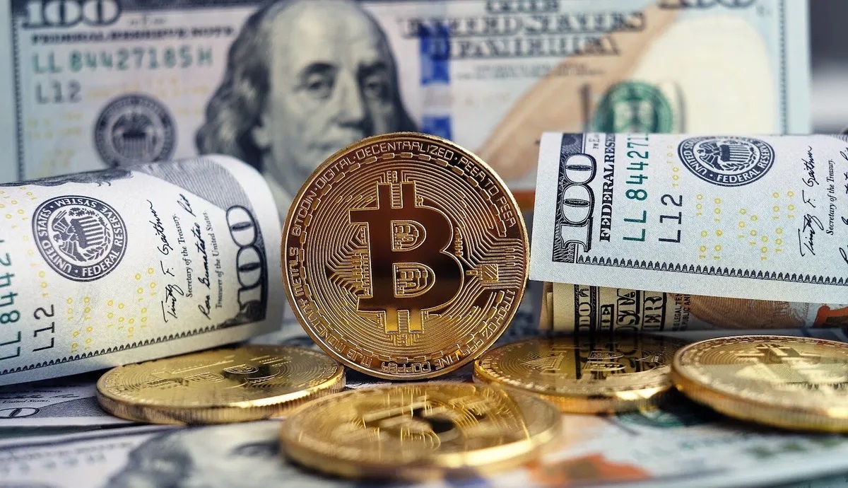 بنک آو آمریکا بیت کوین را بهترین و دلار را بدترین ارز سال ۲۰۲۵ معرفی کرد!