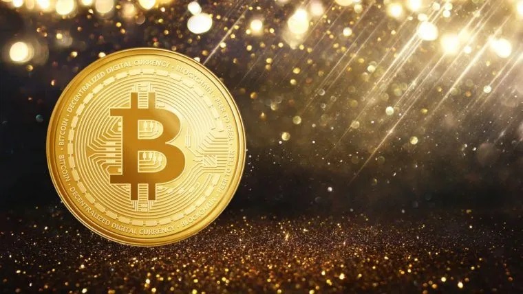 قیمت بیت کوین با رسیدن به بالای ۱۲۲,۰۰۰ دلار رکورد جدیدی ثبت کرد