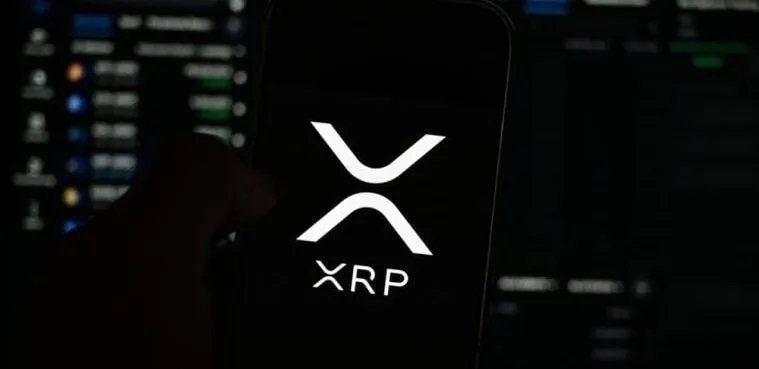 خروج سرمایه از صندوق‌های ETF بیت کوین و اتریوم؛ تداوم درخشش ریپل و سولانا