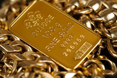 گلدمن ساکس هدف قیمتی اونس طلا برای پایان سال را ۲۵۰ دلار کاهش داد